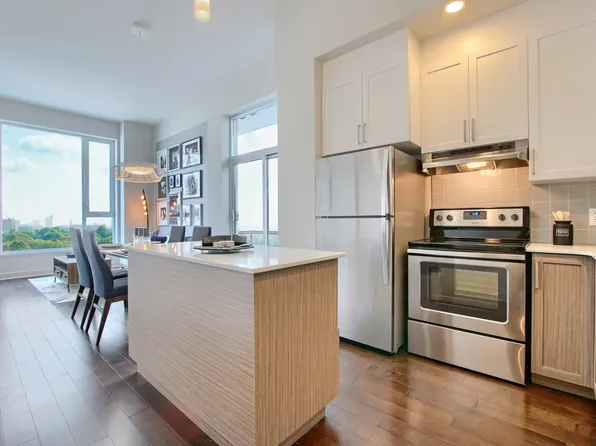 460 St-Laurent by Brigil