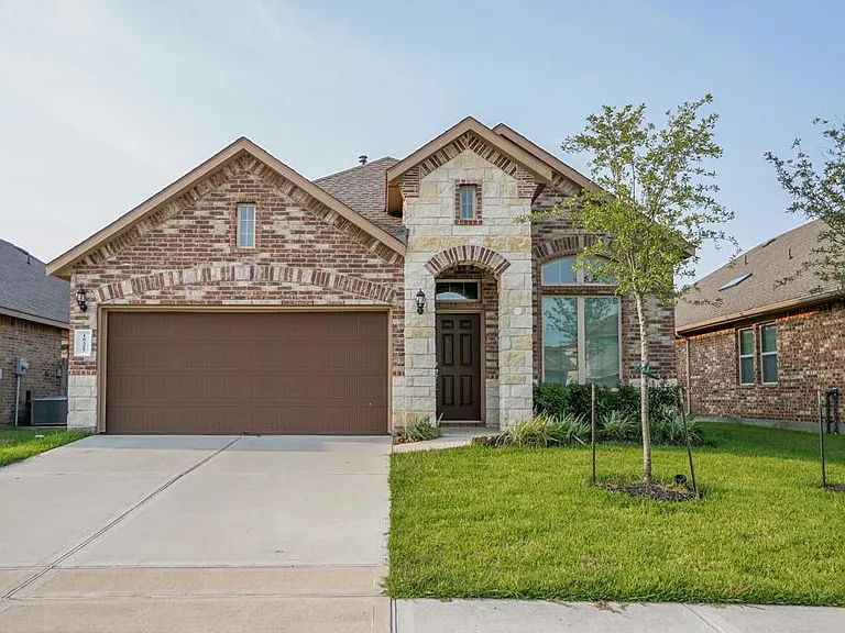 18327 High Summit Ln — Photo 1