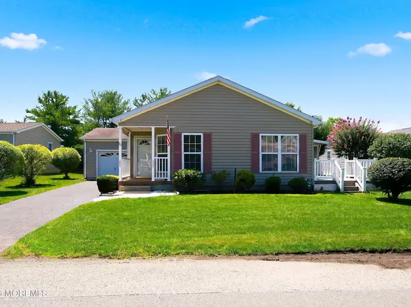25 Fort Lee Drive, Manahawkin, NJ 08050
