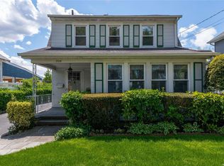 208 Drexel Ave, Westbury, NY 11590