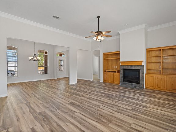 5th image of 2521 Pecan Springs Rd