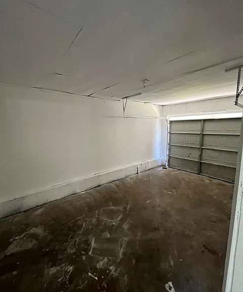 2830 Village Green Dr — Photo 4
