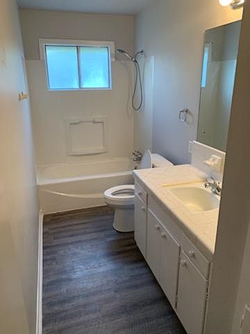 2nd image of 412 Tee Dr