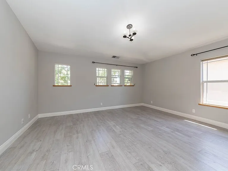 1318 Lukens Ct — Photo 14
