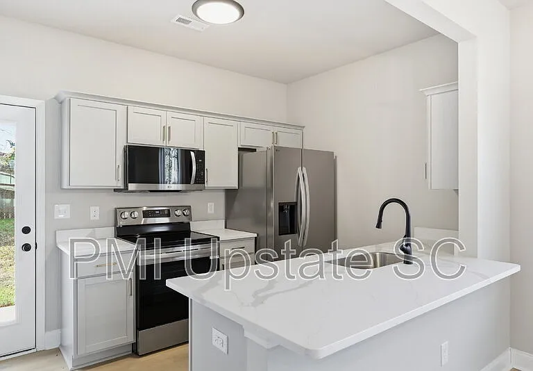 109 Virginia Ave — Photo 7