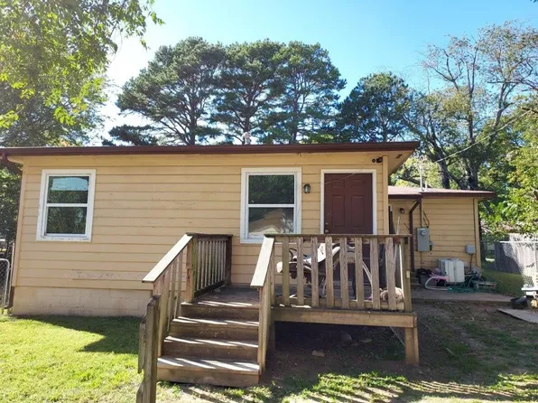 108 5th Ave SW, Gravette, AR 72736