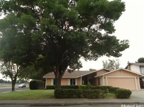 3801 Palmwood Dr, Modesto, CA 95355