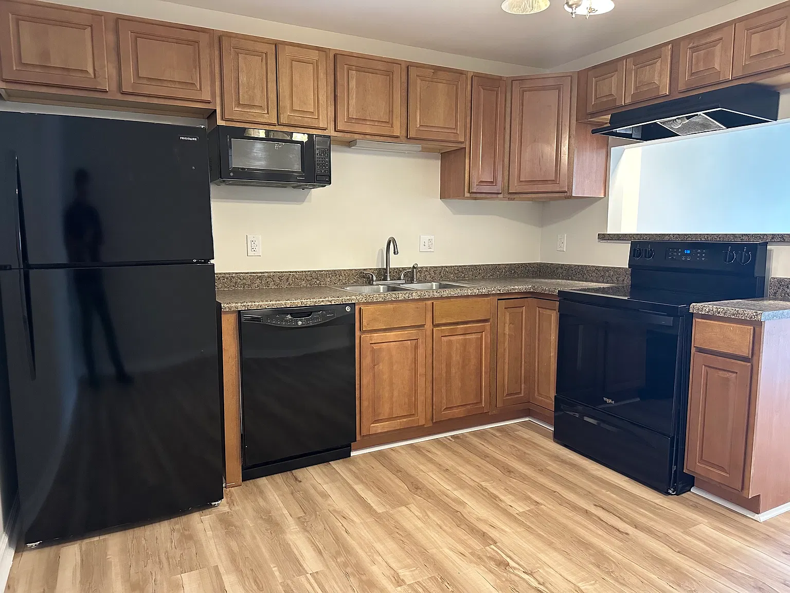 660 Materdie Ln — Photo 3