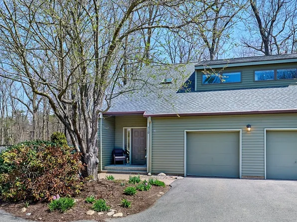 310 Fairway Vlg, Leeds, MA 01053