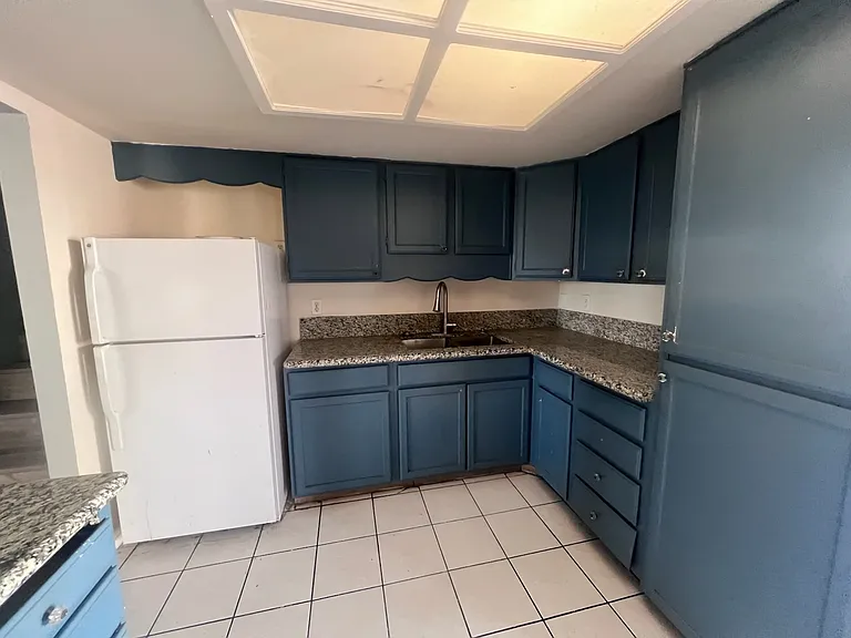 4947 San Rafael Ave — Photo 3