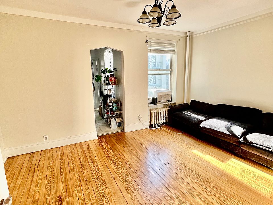 1st image of 410 E 117th St #4