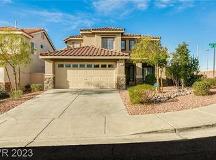 1 Spur Cross Cir, Henderson, NV 89012
