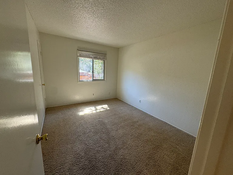 8130 San Clemente Ave — Photo 9