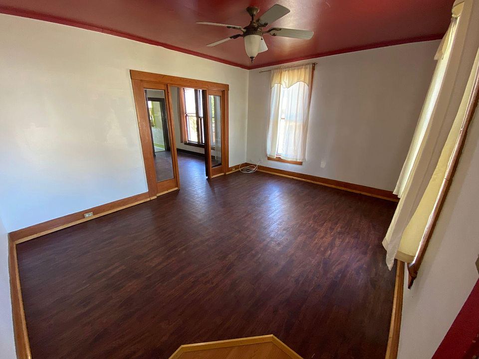 2nd image of 615 S Main St APT 1