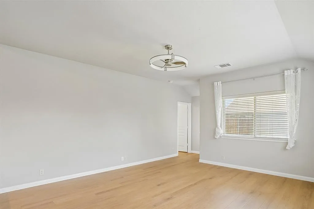4 bed, 2341 sqft, $2,599 — Photo 1