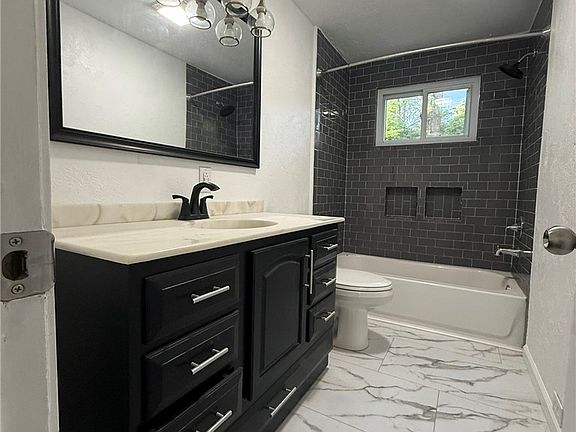 5th image of 308 Cortez Dr