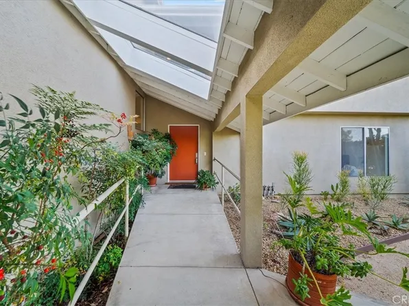 4631 Ellenita Ave, Tarzana, CA 91356