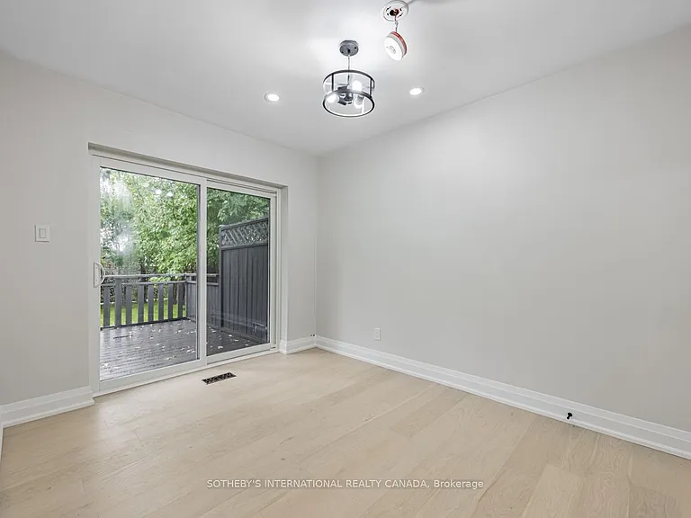 222 Hammersmith Ct #UPPER — Photo 14
