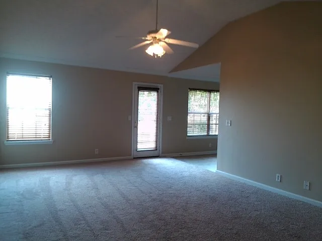 2108 Cason Trl — Photo 2