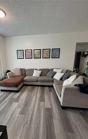 9725 NW 52nd St — Photo 3