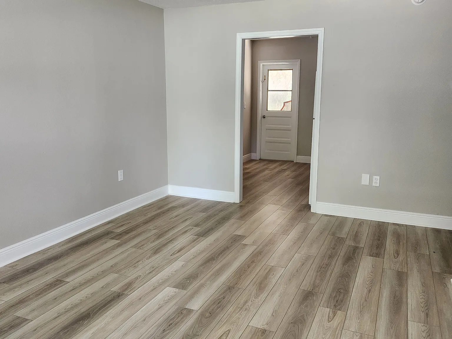 2 bed, 875 sqft, $1,025 — Photo 3