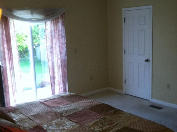 4th image of 221 Monarch Dr S