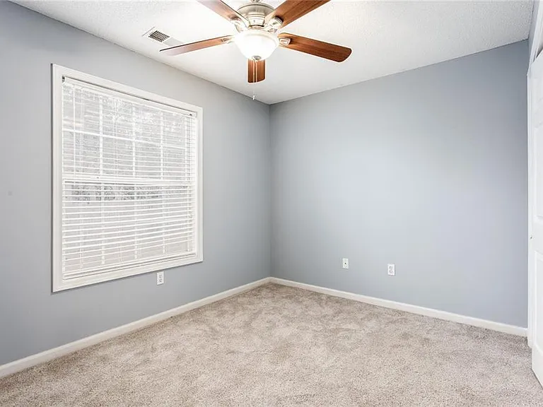 430 Auldon Ct SE — Photo 16