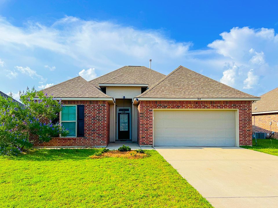 A gorgeous view of your next stay in an expertly maintained property, built in 2018. The house resides in a quiet neighborhood nestled just outside of the city noise.