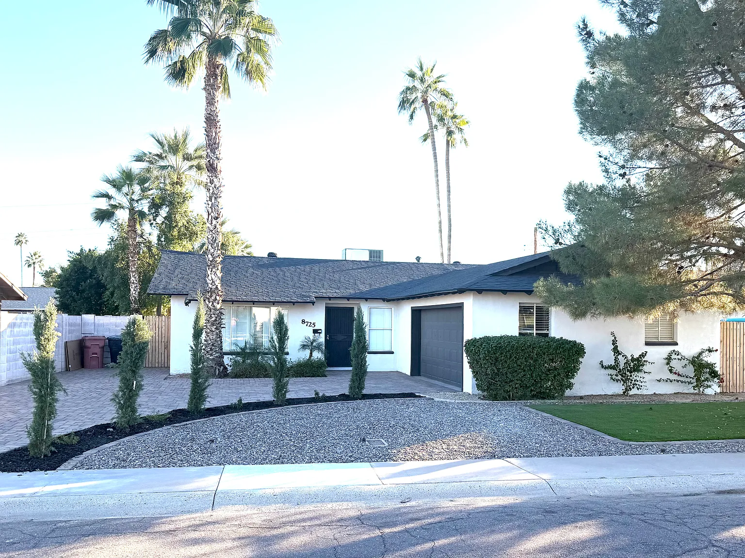 3 bed, 1900 sqft, $3,395 — Photo 2