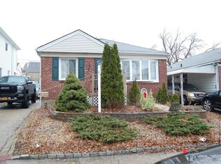 16330 24th Rd, Whitestone, NY 11357