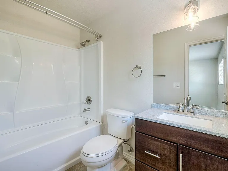 2727 G St #1/2 — Photo 1