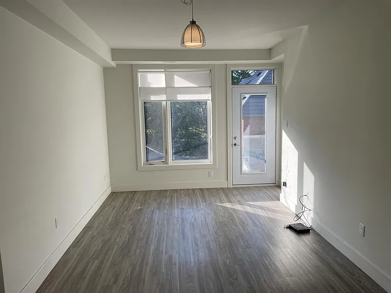 337 Sunnyside Ave #304 — Photo 5