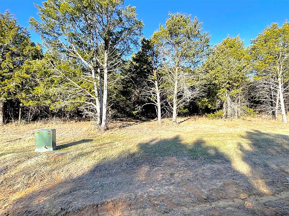 2nd image of 847 Eagle Oaks Dr