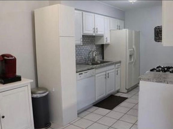 4th image of 327 Westwood Ct #327