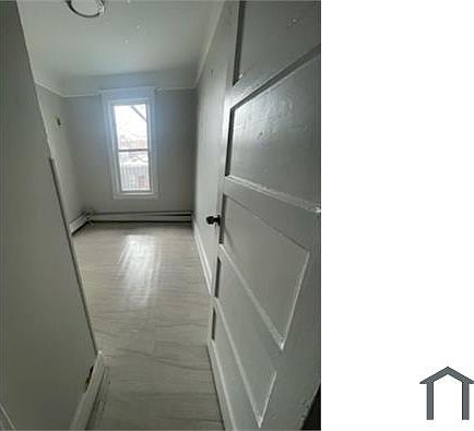 1st image of 167 Linden St APT 2