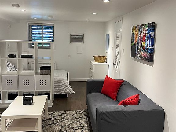 4th image of 54A Galley Ave #Basement