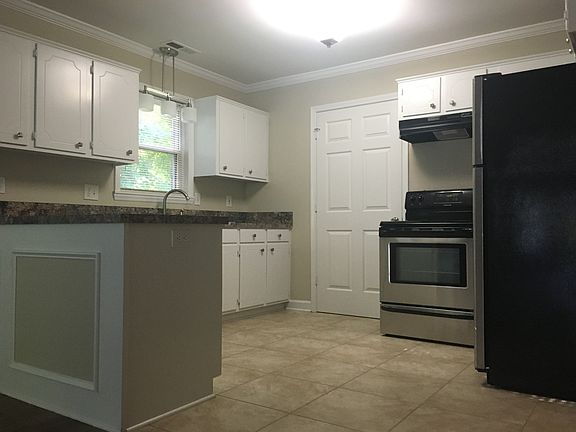 3rd image of 2009 Grandhaven Dr Unit A