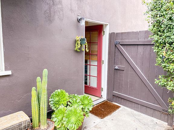 4th image of 1843 Euclid St #C