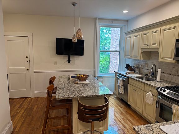 2nd image of 138 Fuller St APT 2