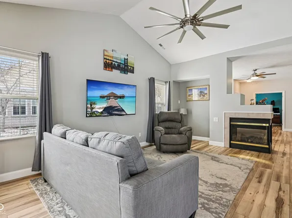 1195 Ganton Dr, Avon, IN 46123