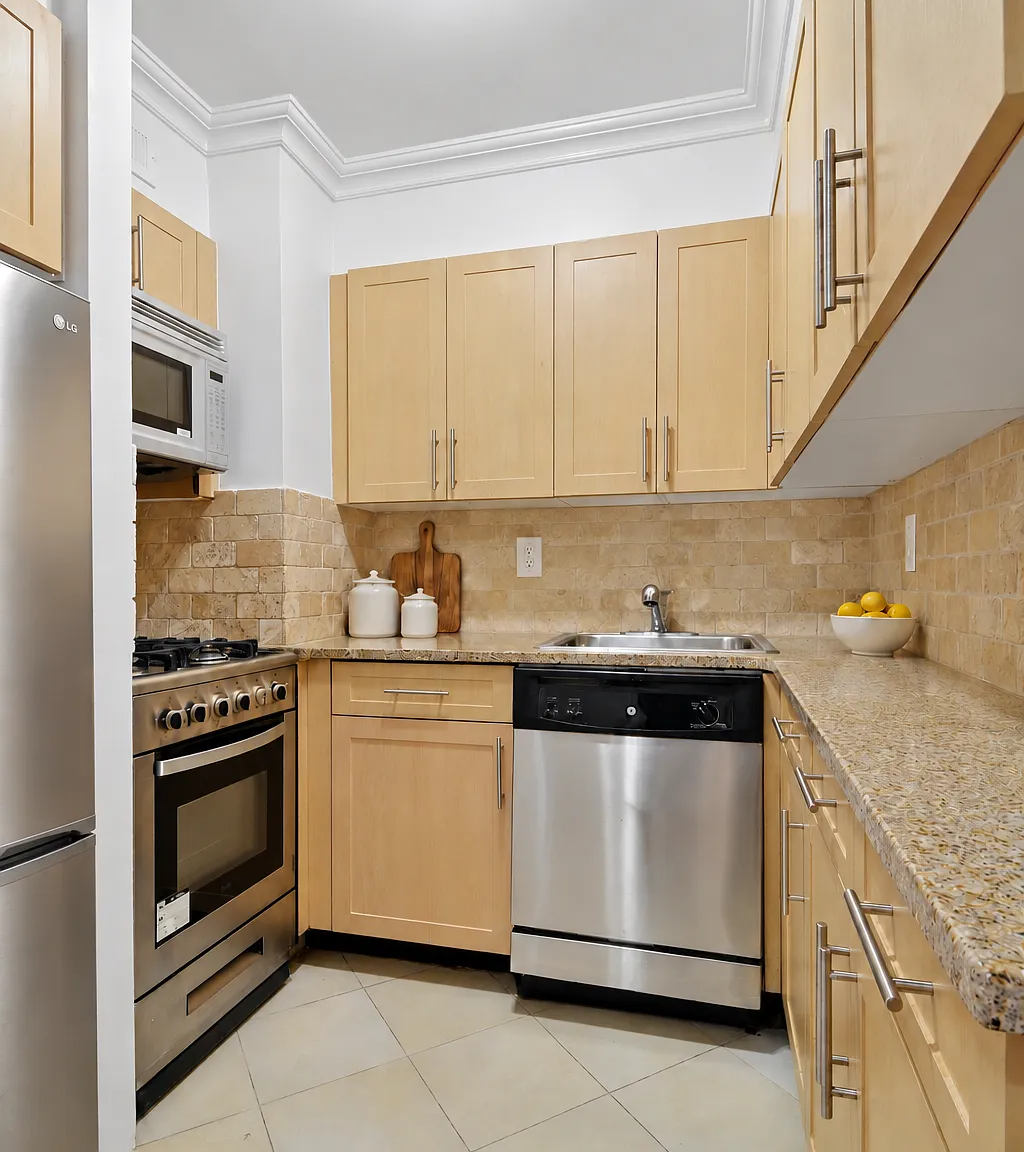 401 West 56th Street — Photo 4