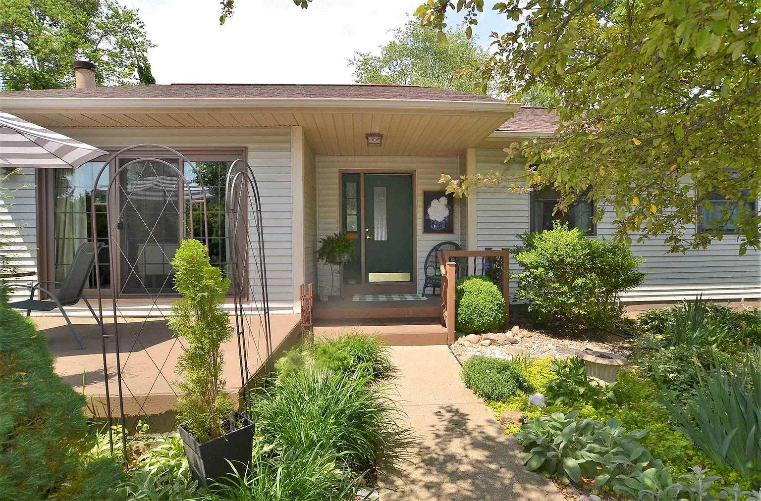 1707 E Thornton Dr photo 1
