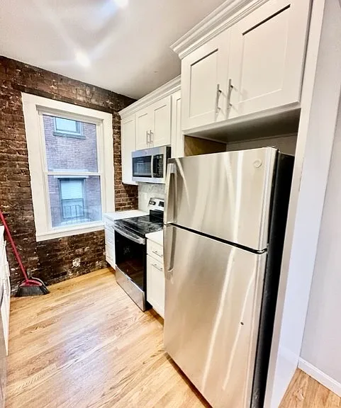 76 N Margin St #8F — Photo 4