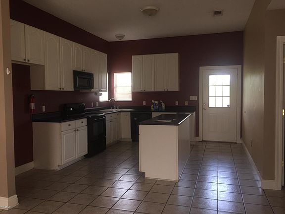 5th image of 8300 Rosewood Dr