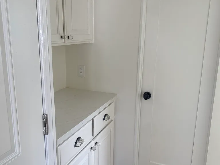2410 Palm Dr #B — Photo 8