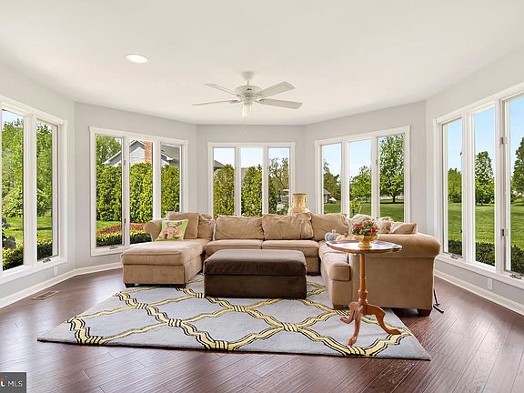 4th image of 6 S Harbor Ct