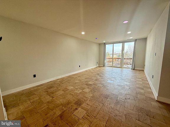 4th image of 130 Slade Ave APT 417