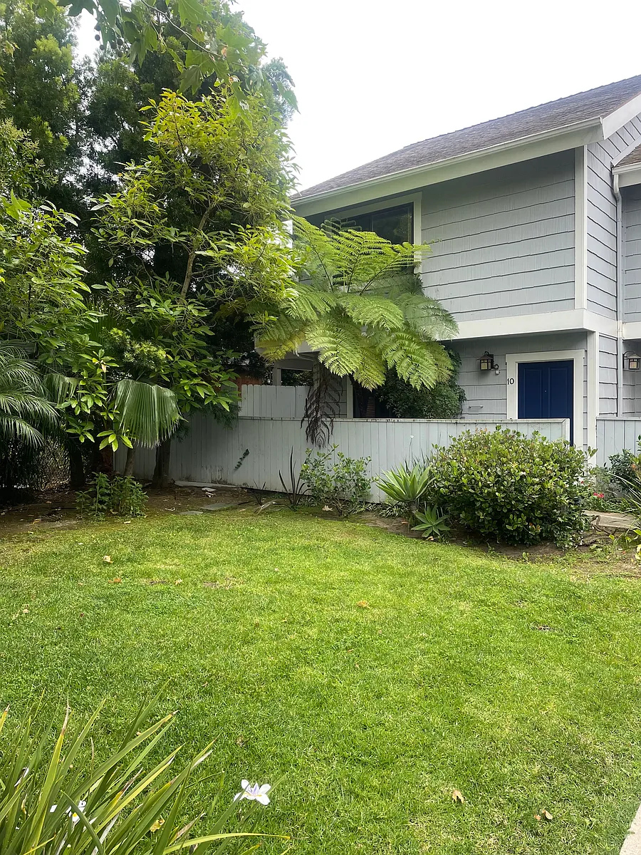 Building Photo - 611 W Sola St #10