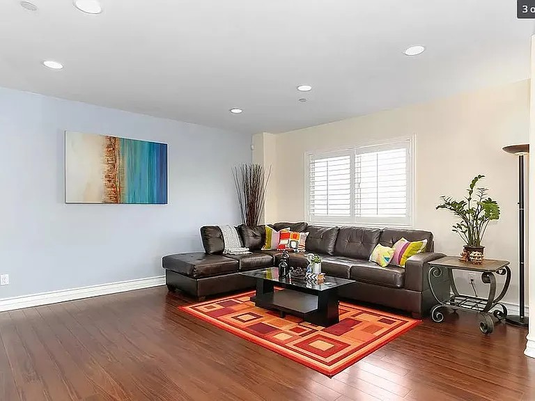 936 N Hudson Ave #301 — Photo 2