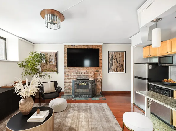 160 East 26th Street image 1 of 9